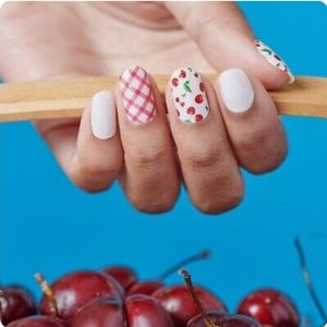 Color Street  Cherry Picked